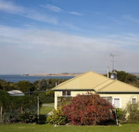 Lady Barron Holiday Home - Australia Accommodation