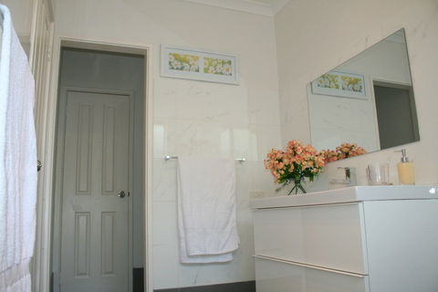 Merridees Place - Australia Accommodation 4
