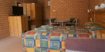 Aaron Inn Motel - Australia Accommodation 6