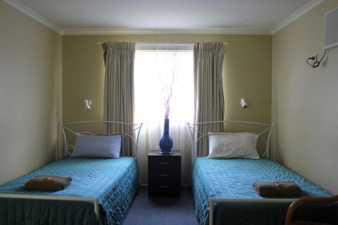 Australian Motor Homes Tourist Park - Australia Accommodation 4