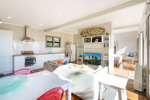 The Love Shack - Australia Accommodation 3