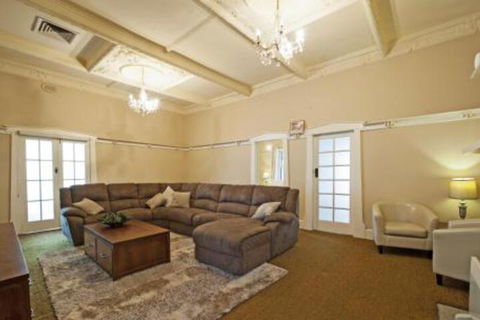 Arch On Mellool - Australia Accommodation 6