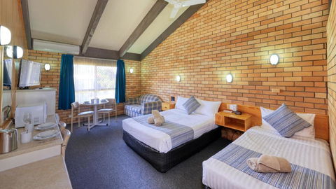 All Travellers Motor Inn - Australia Accommodation 6