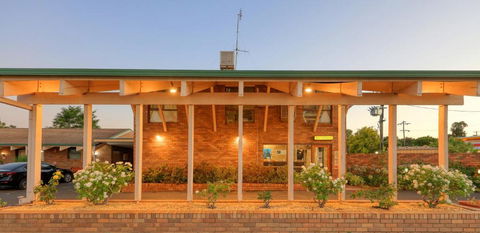 All Travellers Motor Inn - Australia Accommodation 2