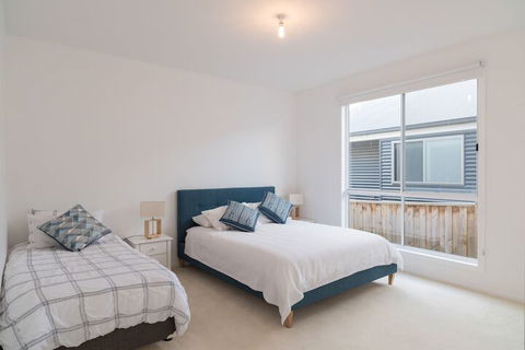 Currawong Close - Rejuvenate Stays - Australia Accommodation 5