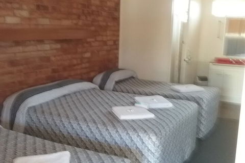 Avocado Motor Inn - Australia Accommodation 6