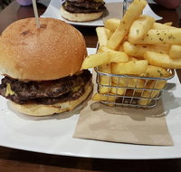 House of Burgers - Australia Accommodation