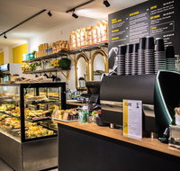 Cafe de Flore - Australia Accommodation