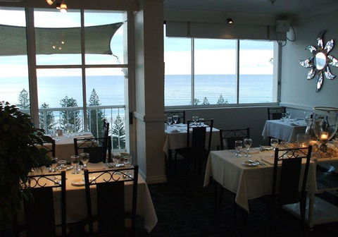 Cazzy's At The Top - Australia Accommodation 6