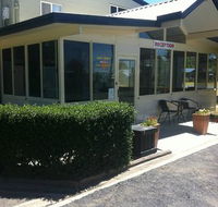 Poplar Caravan Park  Harry's Snack Shack - Australia Accommodation
