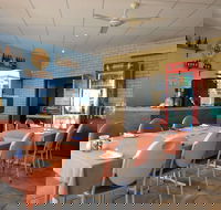Golden Ponds Bar Restaurant  Function Centre - Australia Accommodation