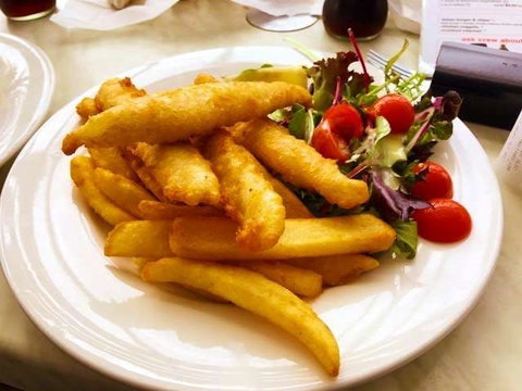 Restaurant And Bar At Noosa Heads Surf Club - Australia Accommodation 0