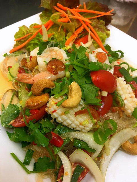 S & T Thai Gourmet Cafe - Australia Accommodation 0