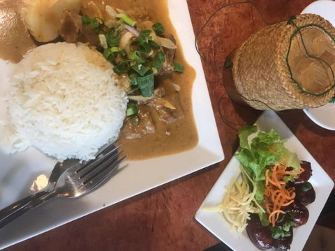 Sumbaijai Thai Esan - Australia Accommodation 0