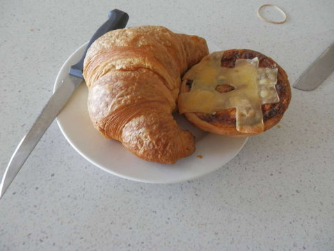 Laguna Bakery - Australia Accommodation 0