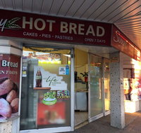 Sunny Hot Bread - Australia Accommodation