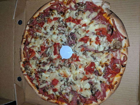 Marty's Pizza Hideout - Australia Accommodation 0