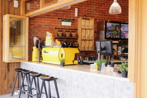 Le Roi Cafe - Australia Accommodation 0