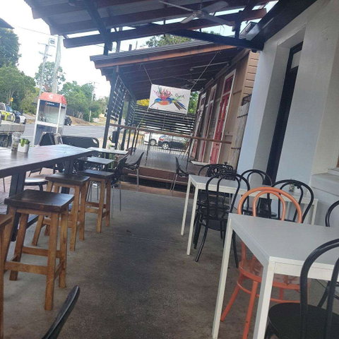 Famished On Frasers - Australia Accommodation 0