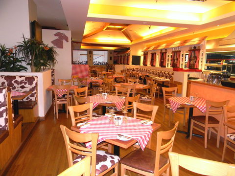 Austrian Schnitzelhaus Erina - Australia Accommodation 2
