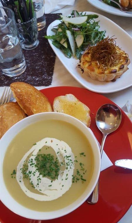 The Apple Tree Cafe - Australia Accommodation 11
