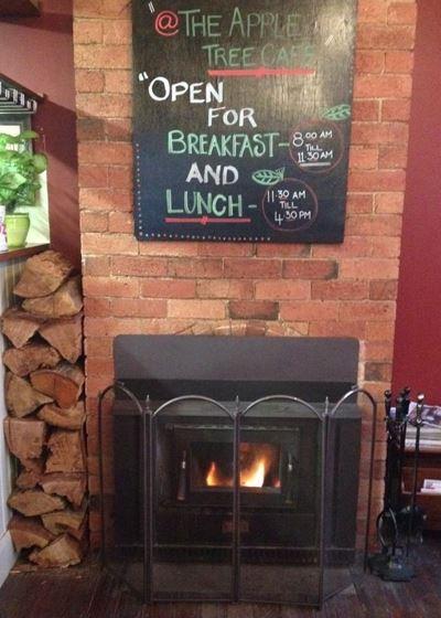 The Apple Tree Cafe - Australia Accommodation 6