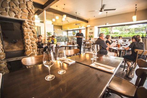 Three Little Pigs Bar & Bistro - Australia Accommodation 2