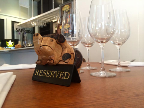 Three Little Pigs Bar & Bistro - Australia Accommodation 4