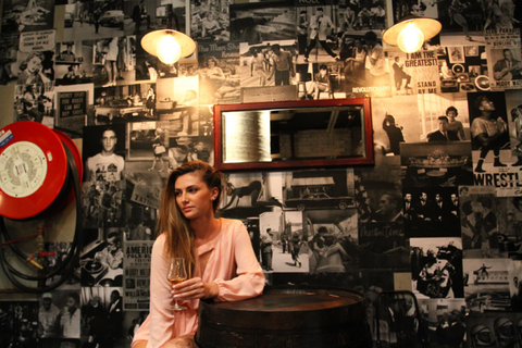 Howlin’ Wolf Bar - Australia Accommodation 4