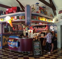 Cruzin' in the 50's Diner - Australia Accommodation