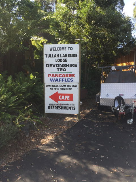 Lakeside Bar & Grill - Australia Accommodation 3