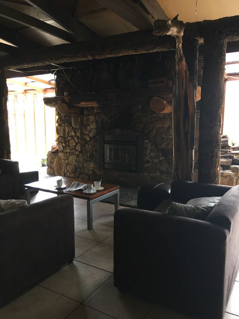 Lakeside Bar & Grill - Australia Accommodation 4