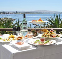 Eat at Whalers restaurant - Australia Accommodation
