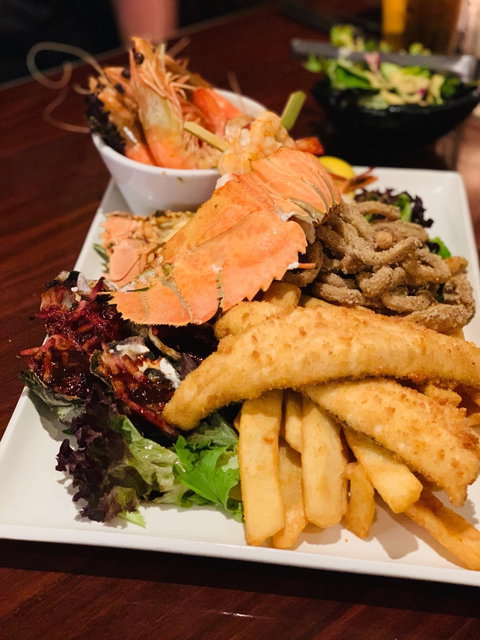 Sarins Bar & Restaurant - Australia Accommodation 4