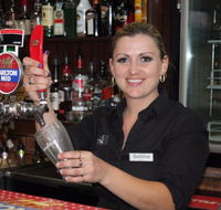 Advancetown Hotel - Australia Accommodation