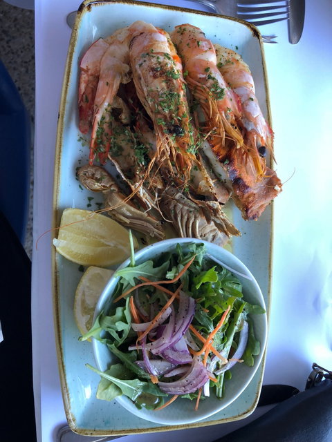 Raw Prawn Seafood Restaurant - Australia Accommodation 4