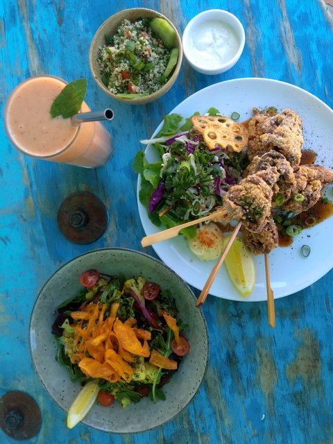 ZeeCaf. Nosh Co. - Australia Accommodation 2