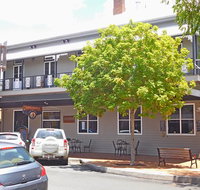 Queenslander Hotel - Australia Accommodation