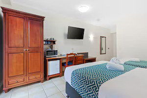 The Coffee House Apartments & Bistro - Australia Accommodation 6