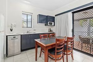 The Coffee House Apartments & Bistro - Australia Accommodation 12