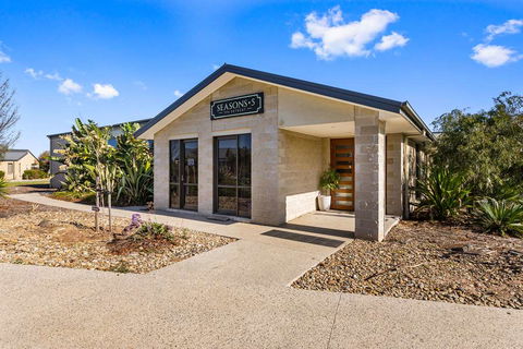 Quality Suites Point Cook Seasons 5 - Australia Accommodation 1
