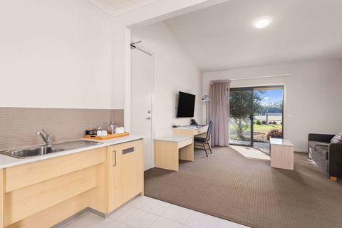 Quality Suites Point Cook Seasons 5 - Australia Accommodation 16