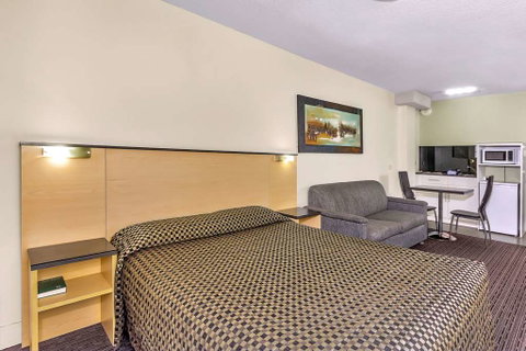 Comfort Inn & Suites Goodearth - Australia Accommodation 15