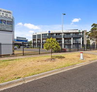 Quality Inn Taylors Lakes Motel - Australia Accommodation