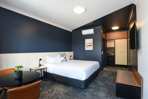 HotelMOTEL - Australia Accommodation 4