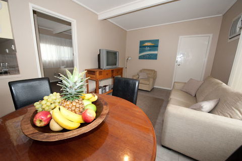 Admiral Motor Inn - Australia Accommodation 3