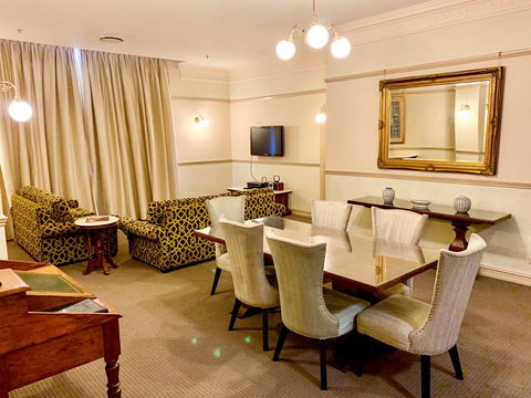 Royal Albert Hotel - Australia Accommodation 4