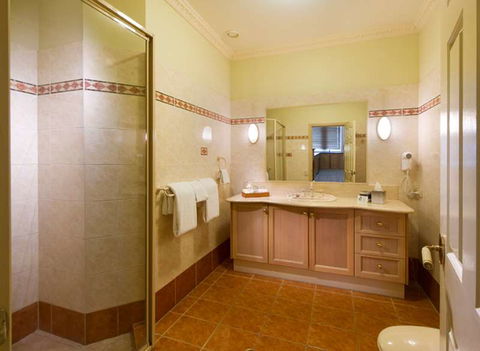 Royal Albert Hotel - Australia Accommodation 8