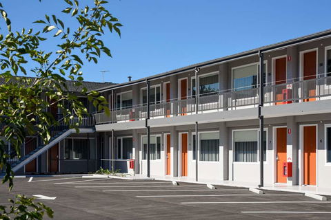 HotelMOTEL - Australia Accommodation 0