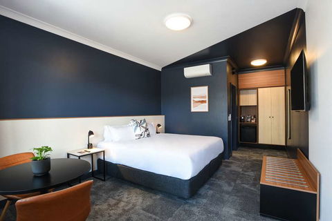HotelMOTEL - Australia Accommodation 4